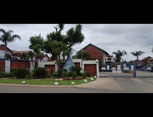 2 BEDROOM APARTMENT FOR SALE IN GLEN MARAIS